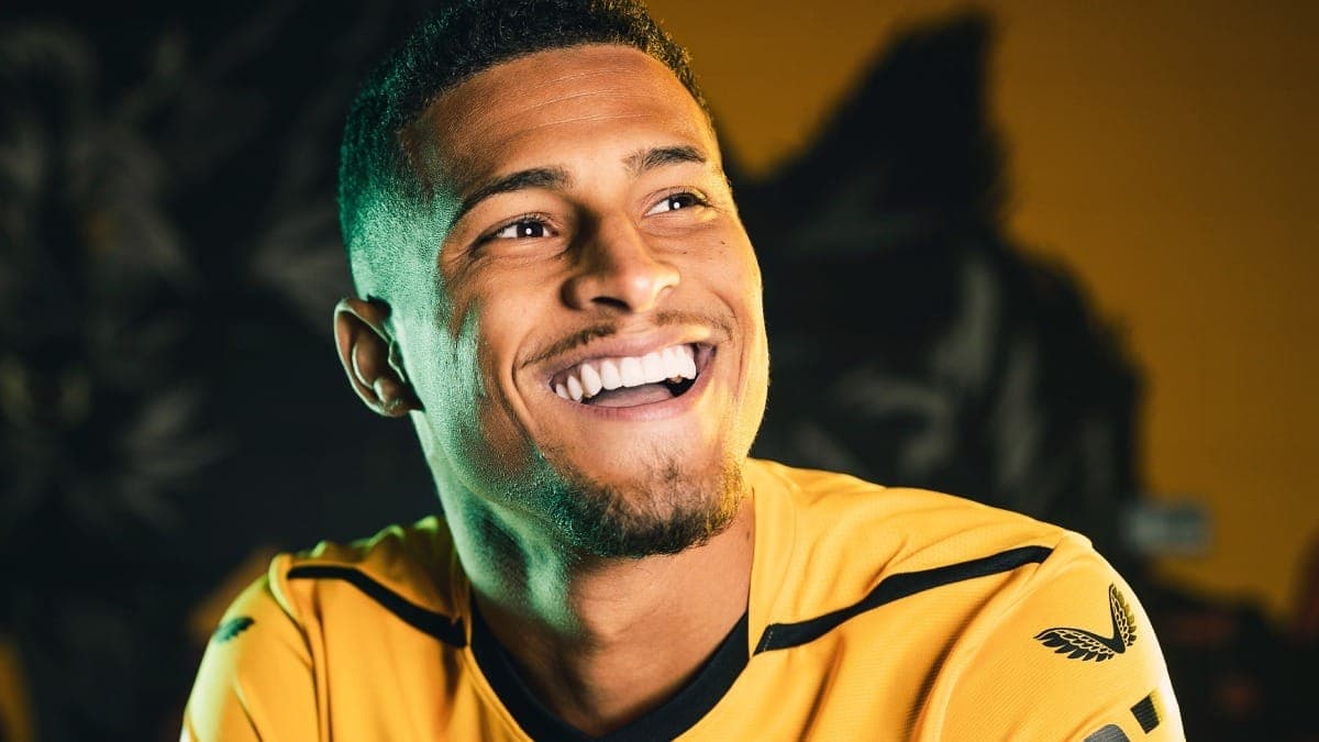 João Gomes, volante do Wolves