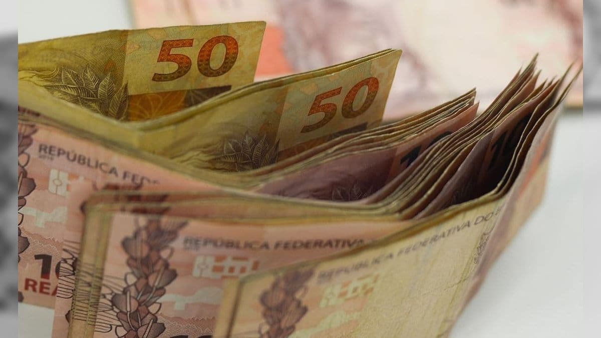 Milhões de brasileiros são impactados com os valores e reajustes do salário mínimo