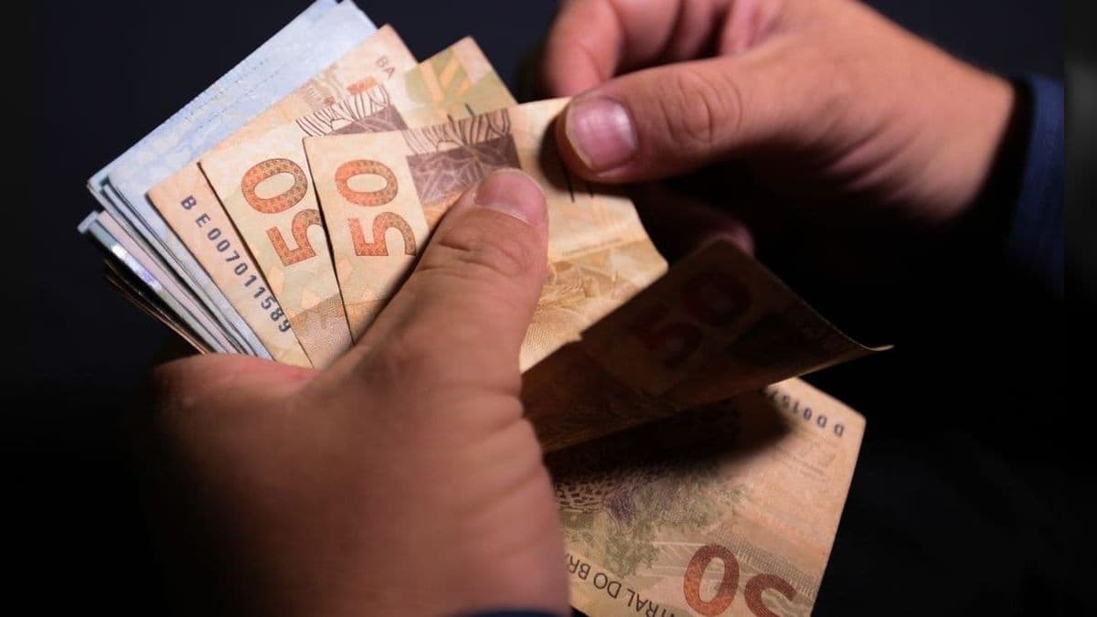 . Os precatórios são dividas da União com pessoas físicas, jurídicas, estados e municípios