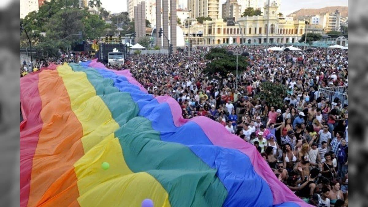 Parada LGBTQIA+ chama atenção para conscientização nas eleições 2026