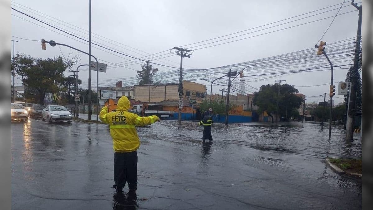 Ciclone-bomba deixa desabrigados no Rio Grande do Sul