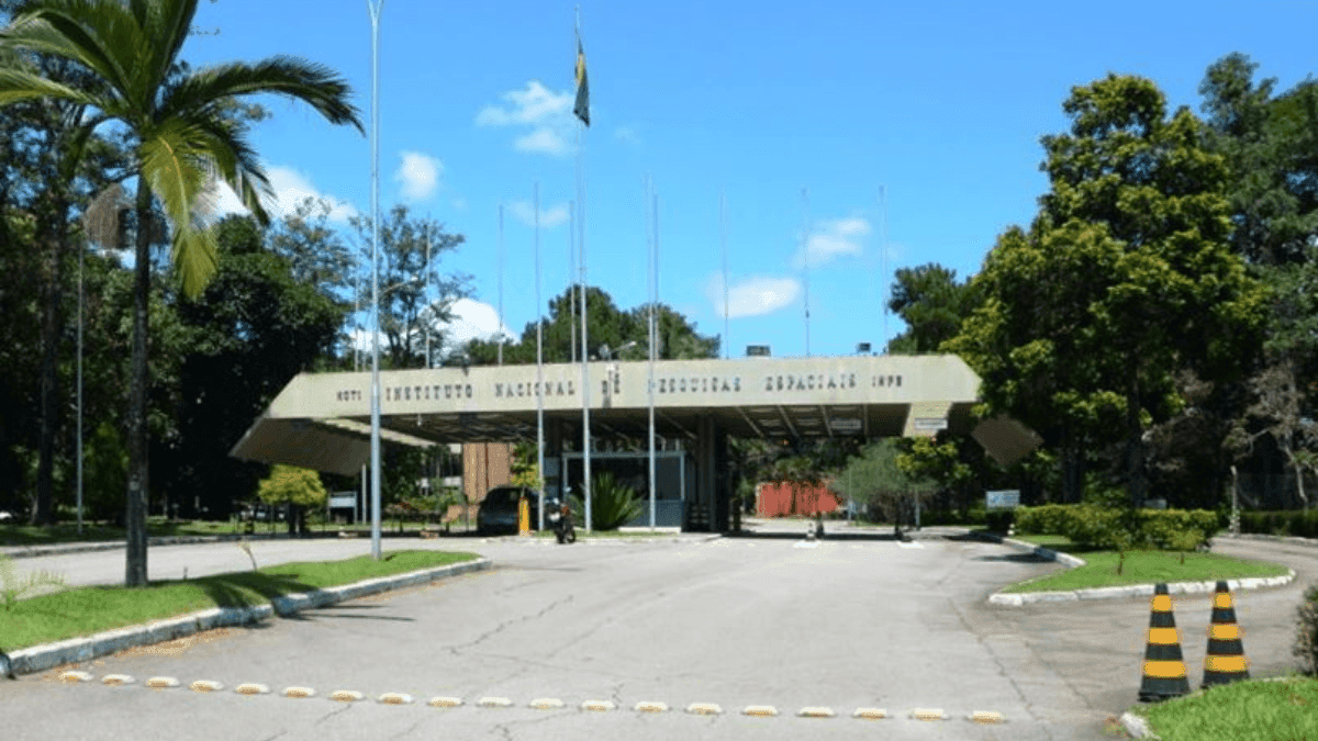 Diretor do INPE pede exoneração do cargo por "princípios"