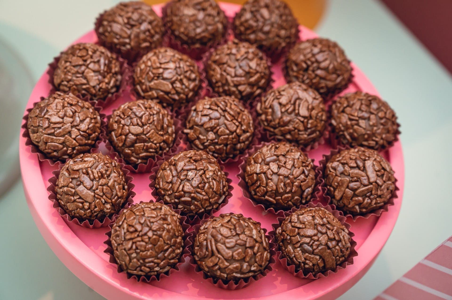 Brigadeiro é o docinho mais amado do Brasil