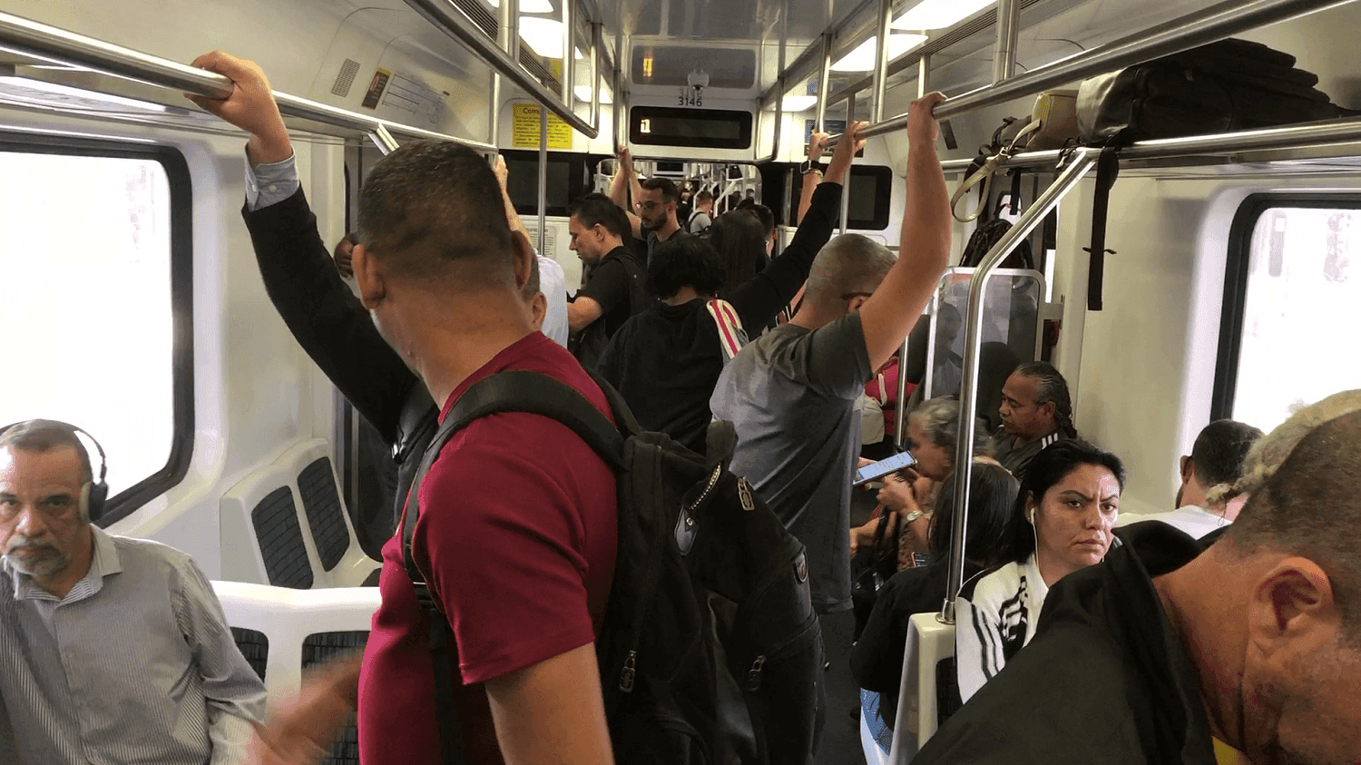 Em janeiro, a variação negativa foi consequência, principalmente, da queda de 1,8% nos serviços de Transportes