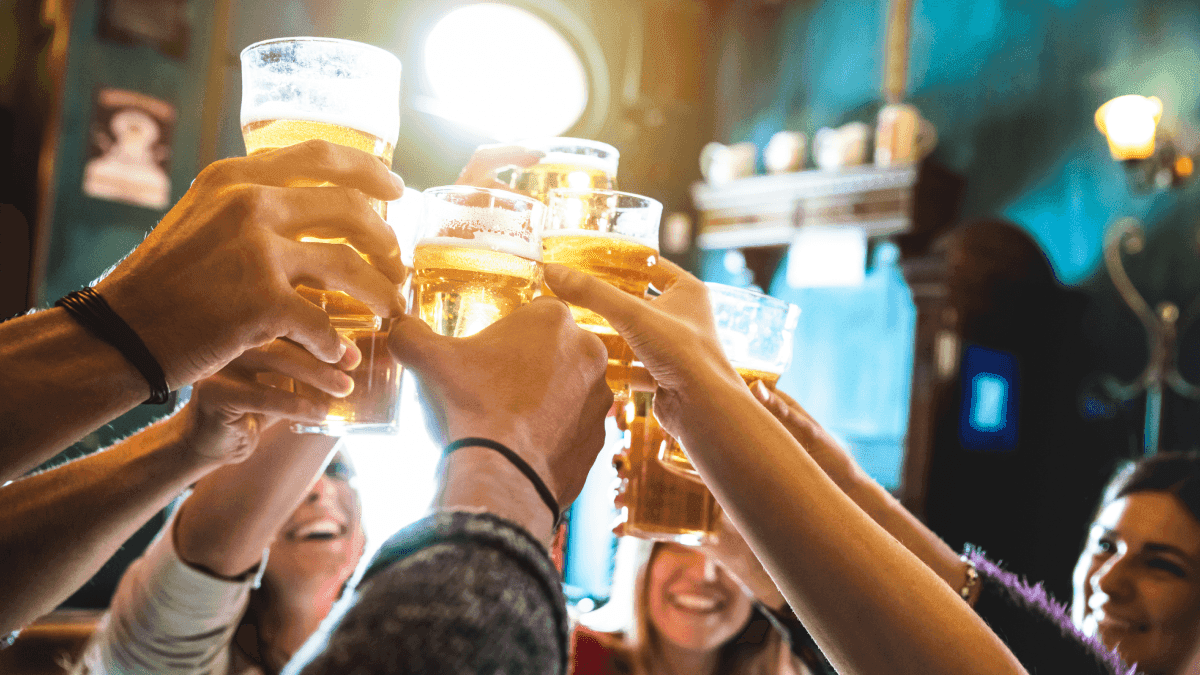Pesquisa mostra que as refeições noturnas são as principais ocasiões de consumo de cerveja no país