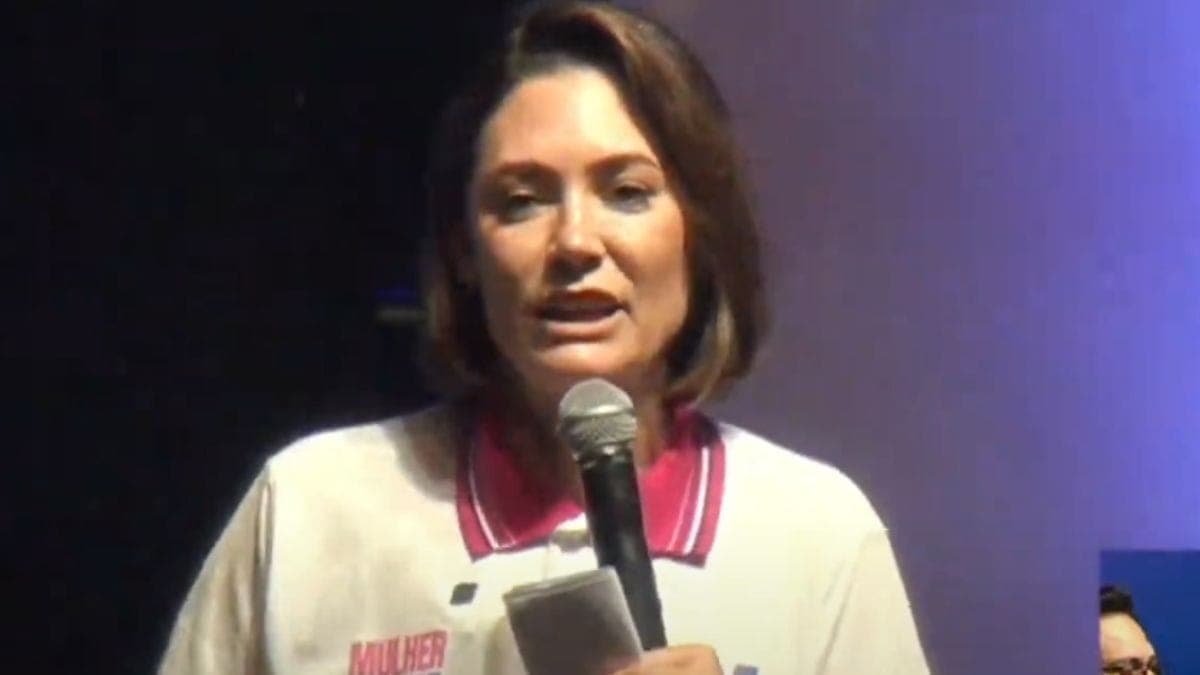 Michelle Bolsonaro gravou um áudio para ser utilizado em atos bolsonaristas neste domingo (7)