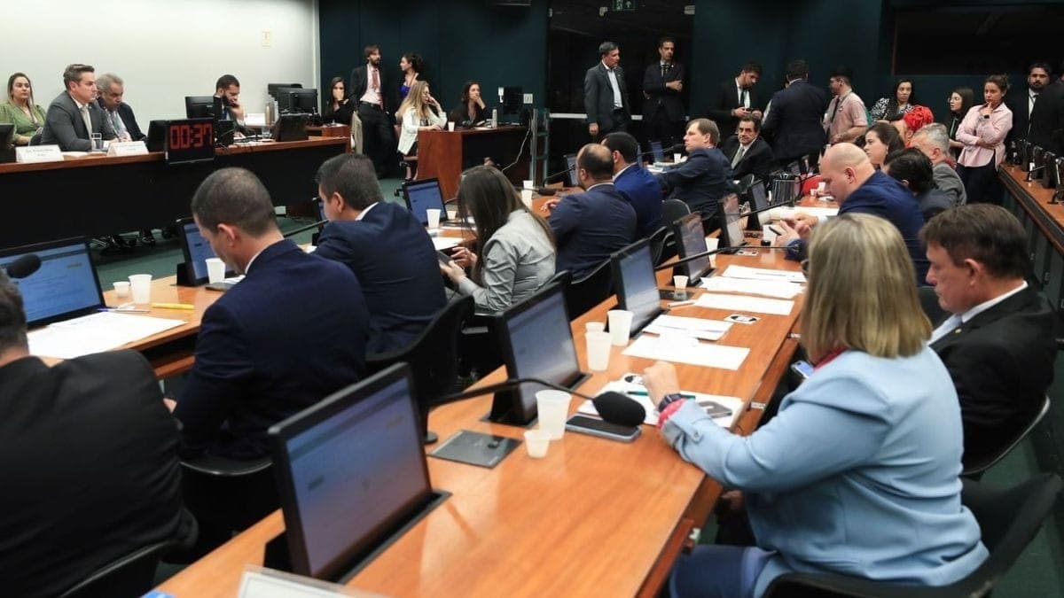 CPI mira ministra do STM por repasses de empresa ligada ao Careca do INSS