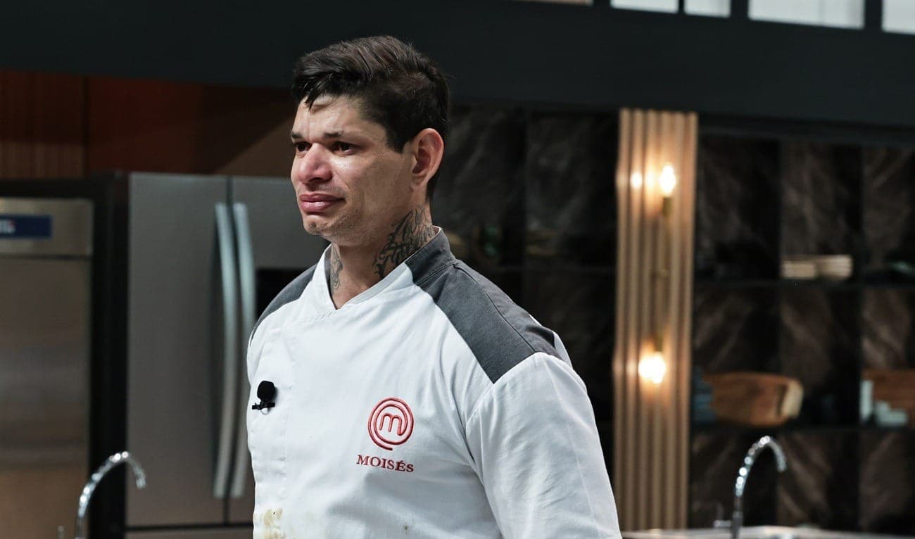 Moisés é desclassificado do MasterChef Profissionais