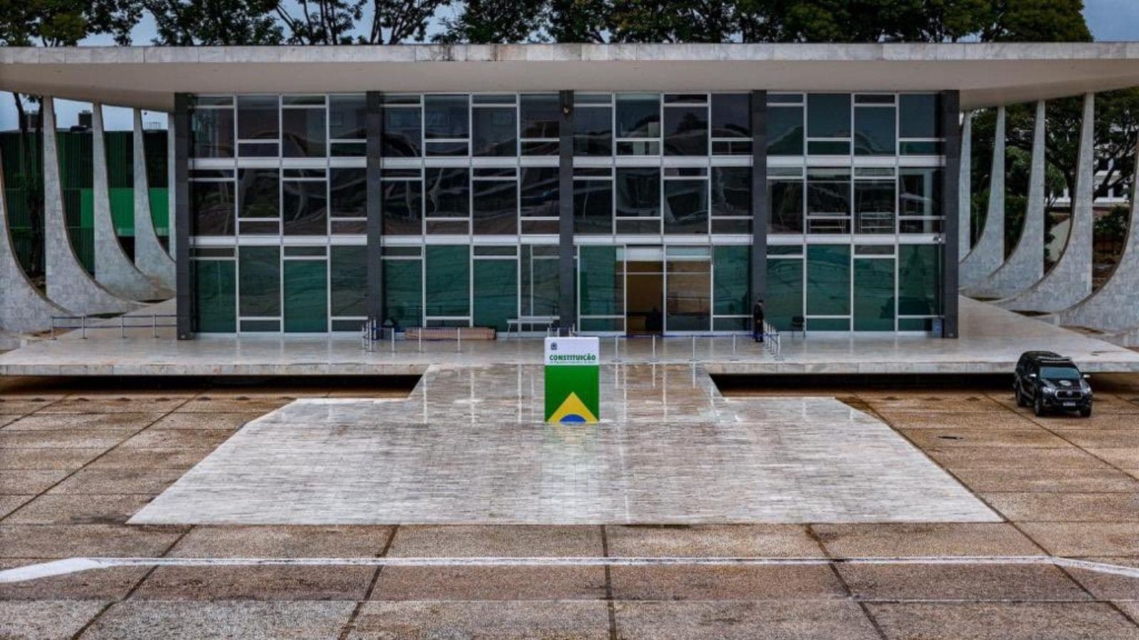STF com representação da Constituição Federal