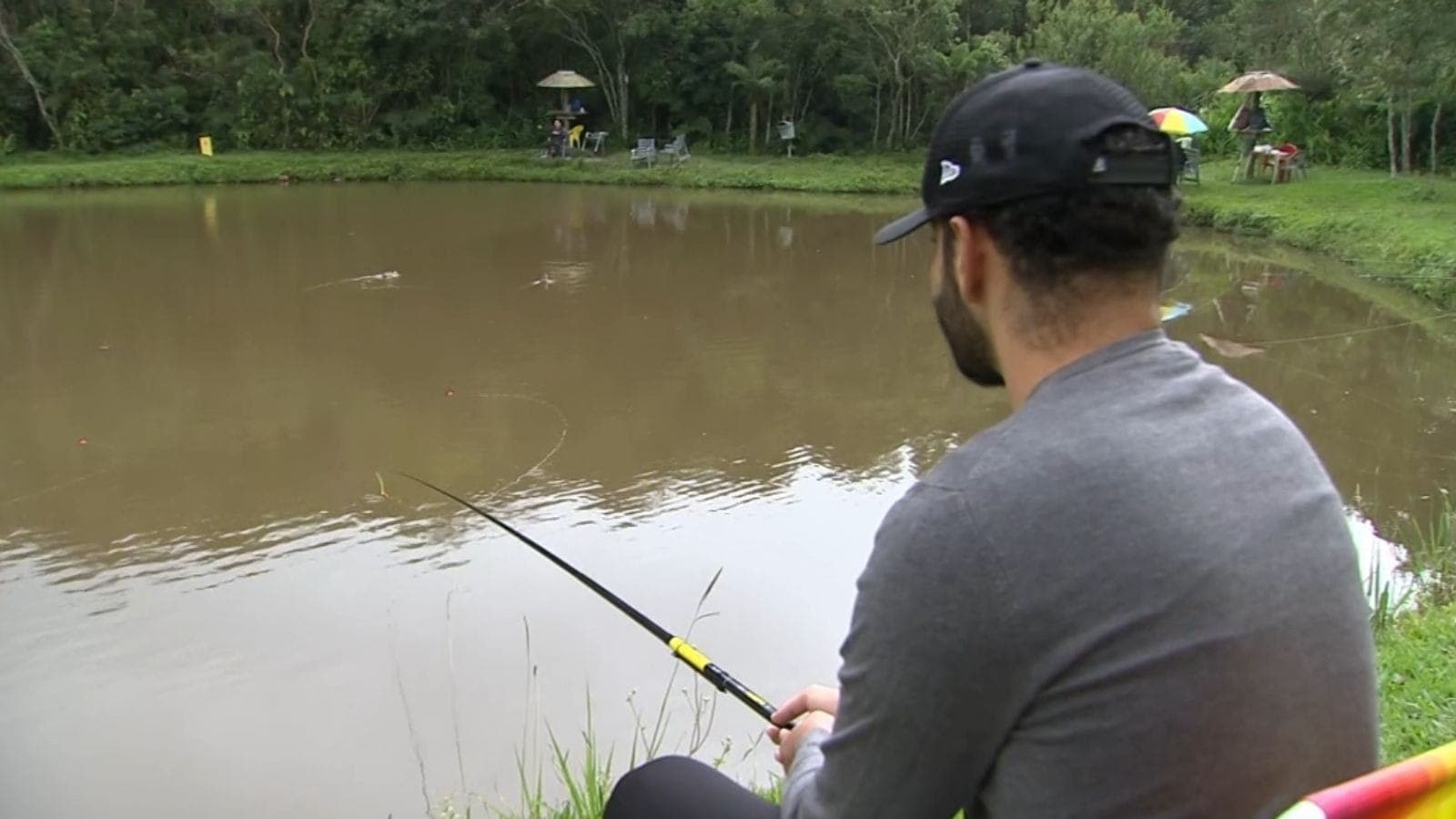 Vara correta, molinete e licenças são fundamentais para não errar na pesca