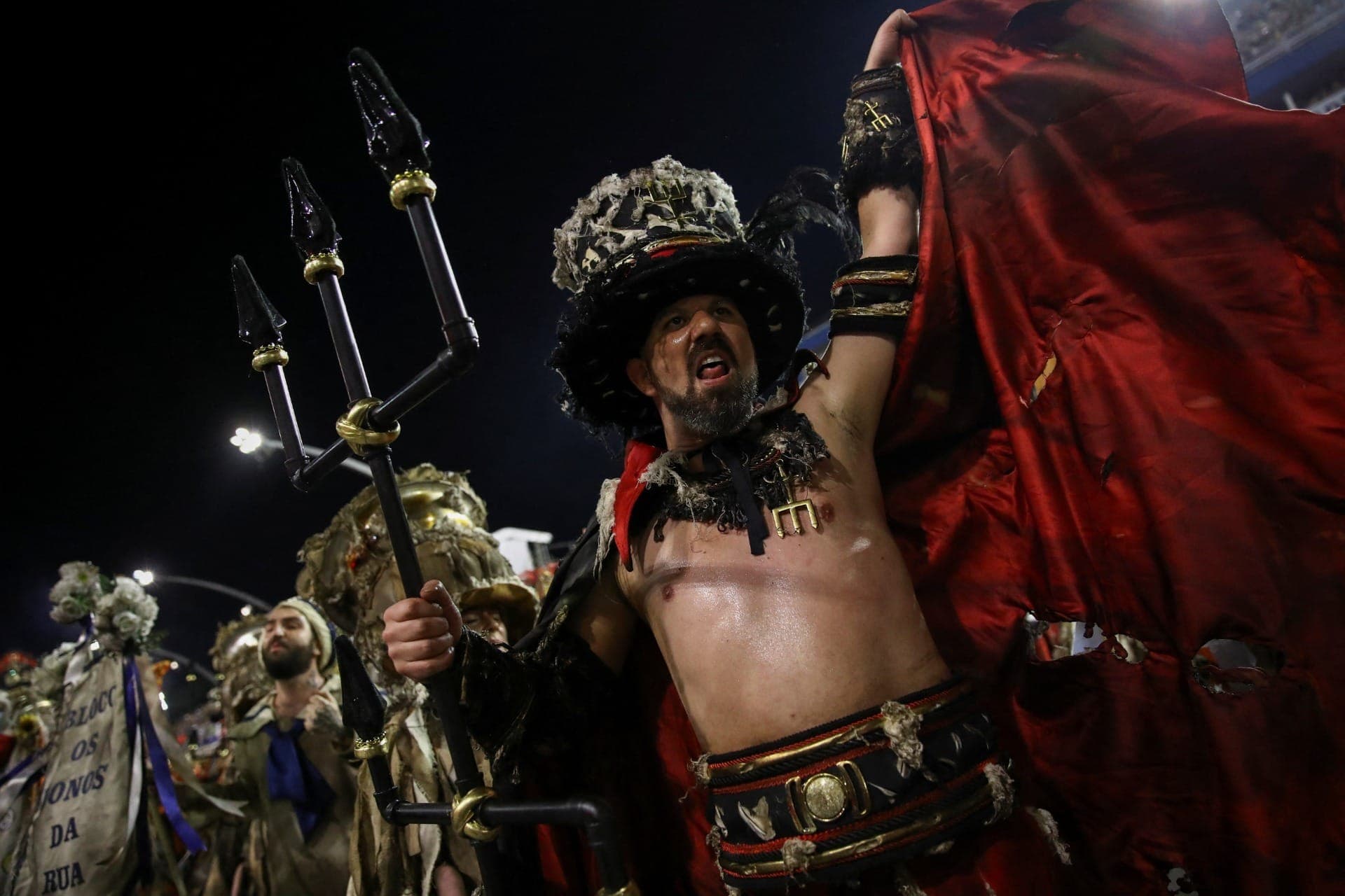 Vai-Vai criticou a repressão policial em desfile no Anhembi