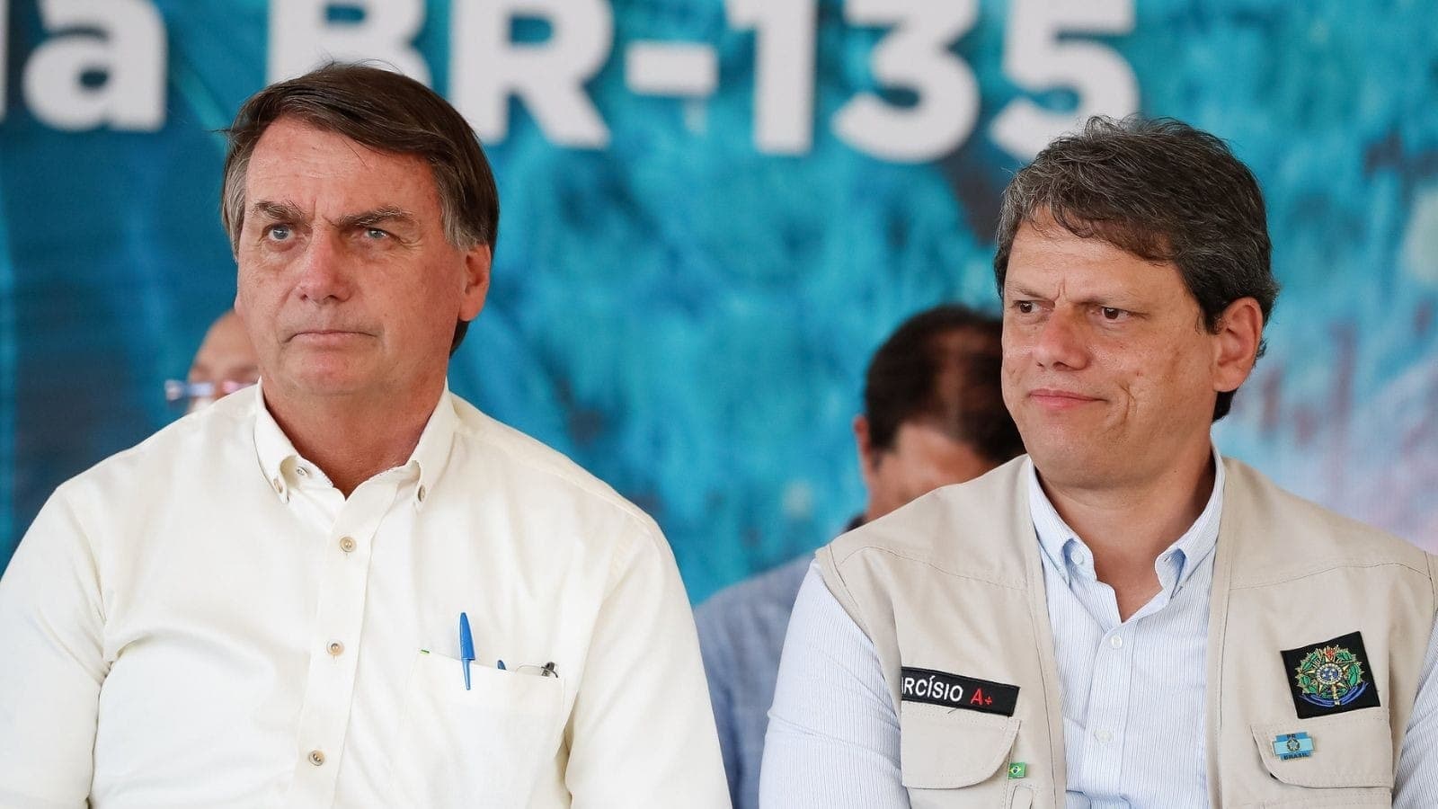 Moraes permite que Tarcísio de Freitas visite Bolsonaro