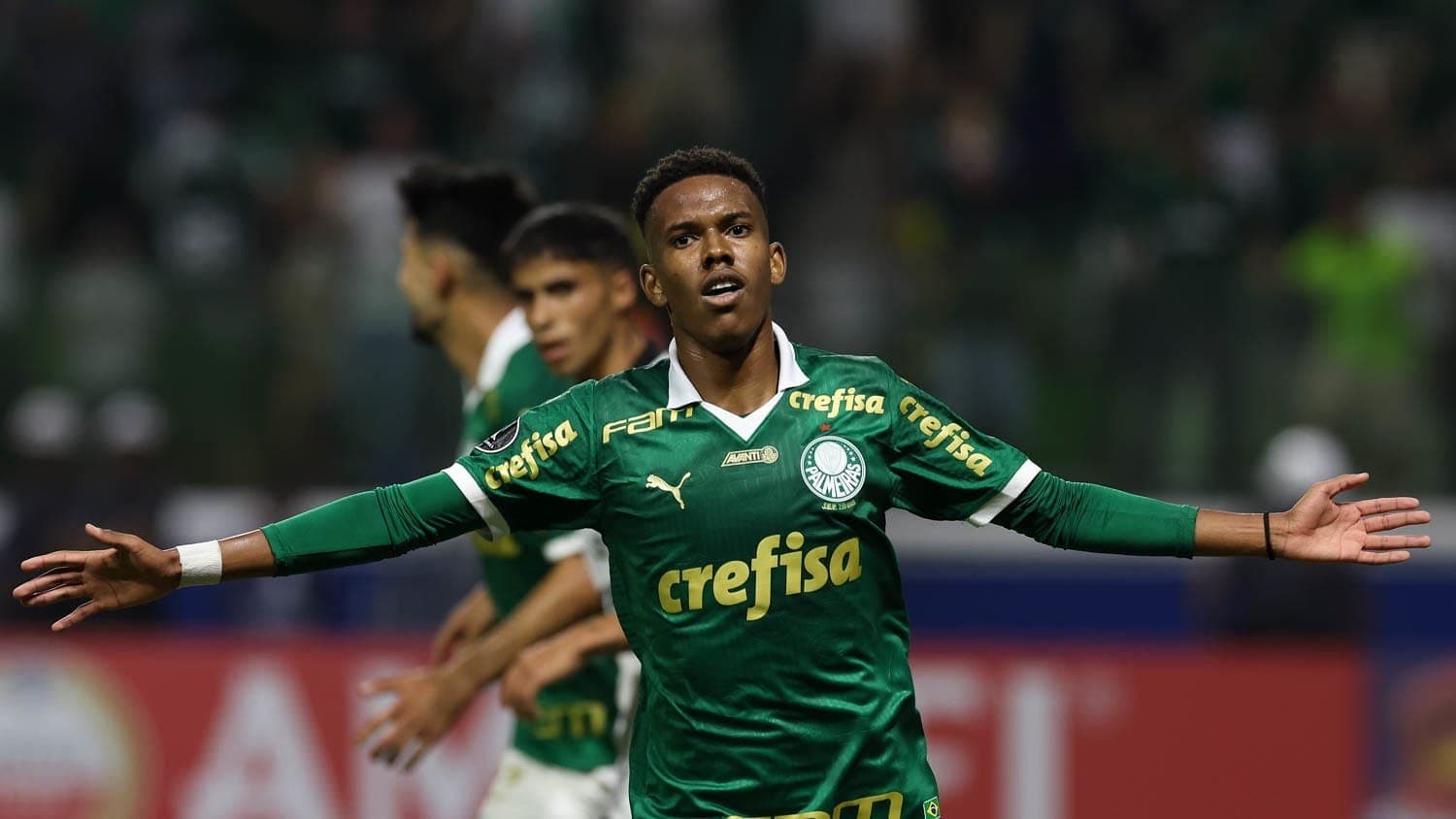 Estevão comemora gol pelo Palmeiras na Libertadores