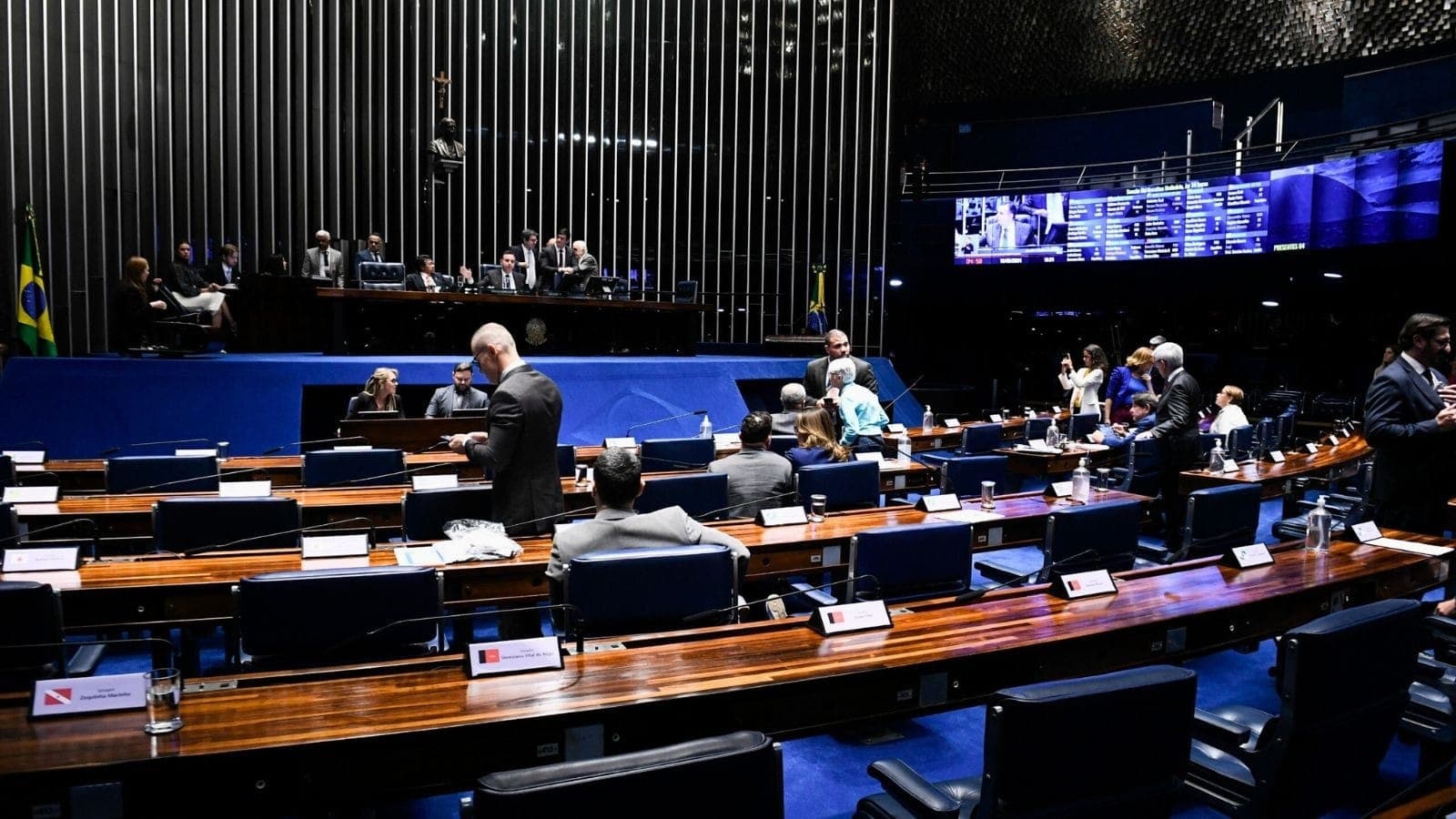 Senado aprova mudanças na Lei Ficha Limpa