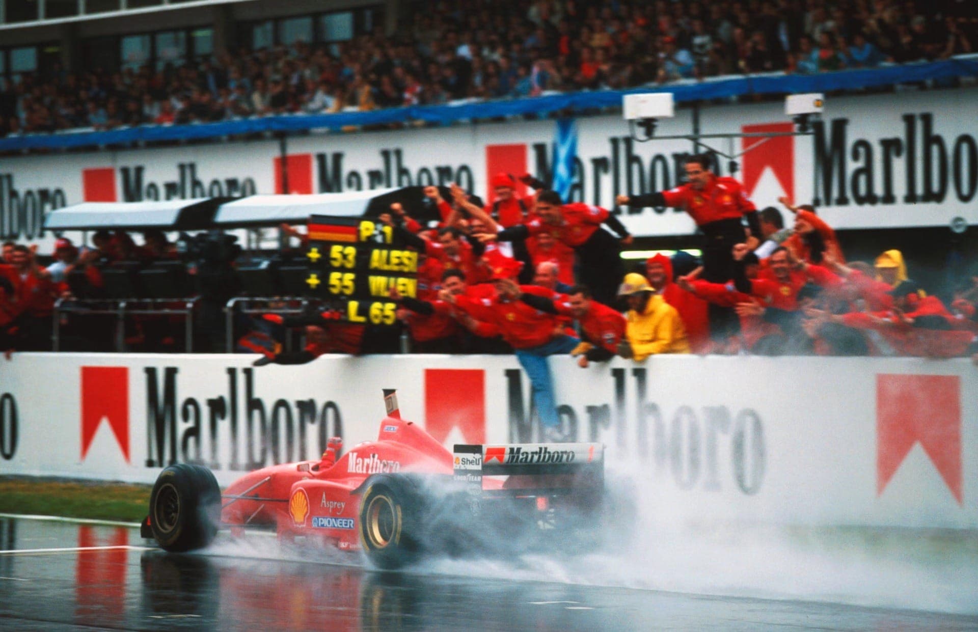 Michael Schumacher vence o GP da Espanha de 1996