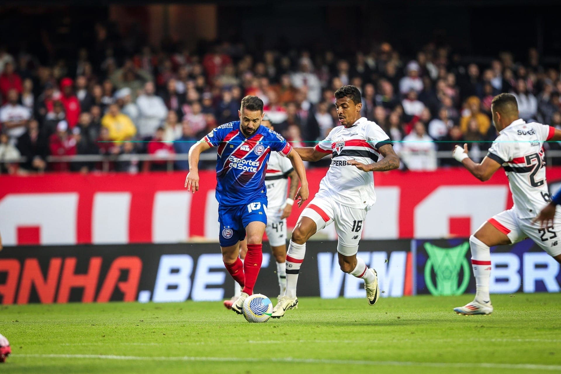 Éverton Ribeiro, ex-Cruzeiro, hoje é destaque do meio-campo do Bahia