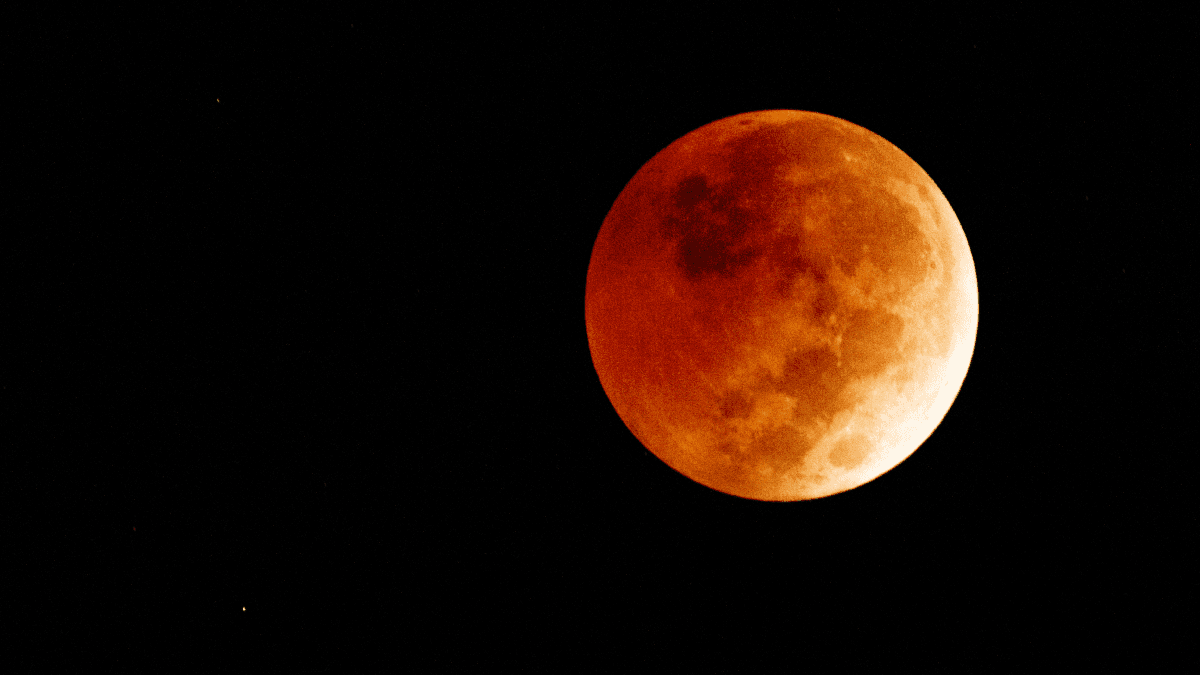 Eclipse lunar
