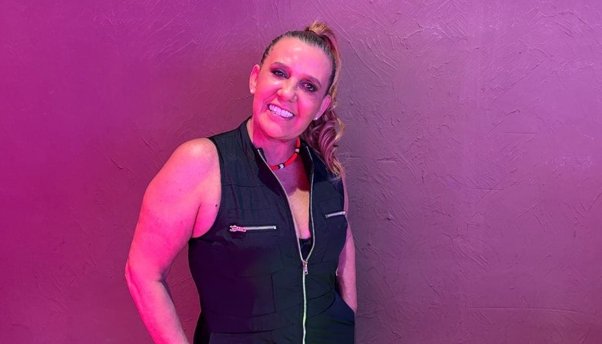 Rita Cadillac comparece ao Prêmio Jovem Brasileiro
