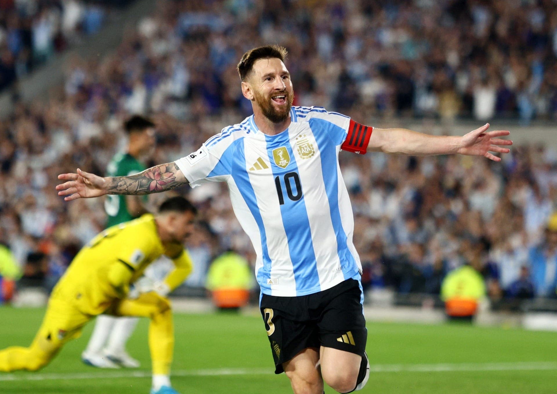 Lionel Messi comemora gol marcado em Argentina x Bolívia