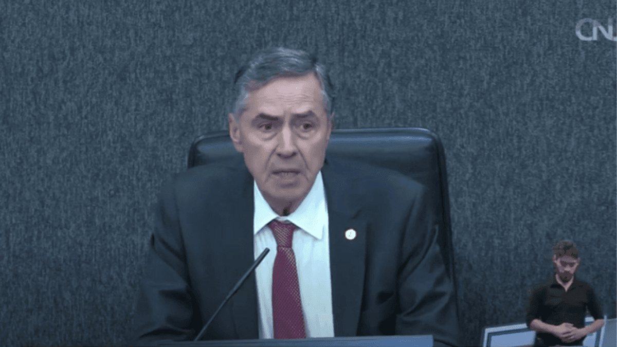 Ministro Luis Roberto Barroso se aposentou do STF