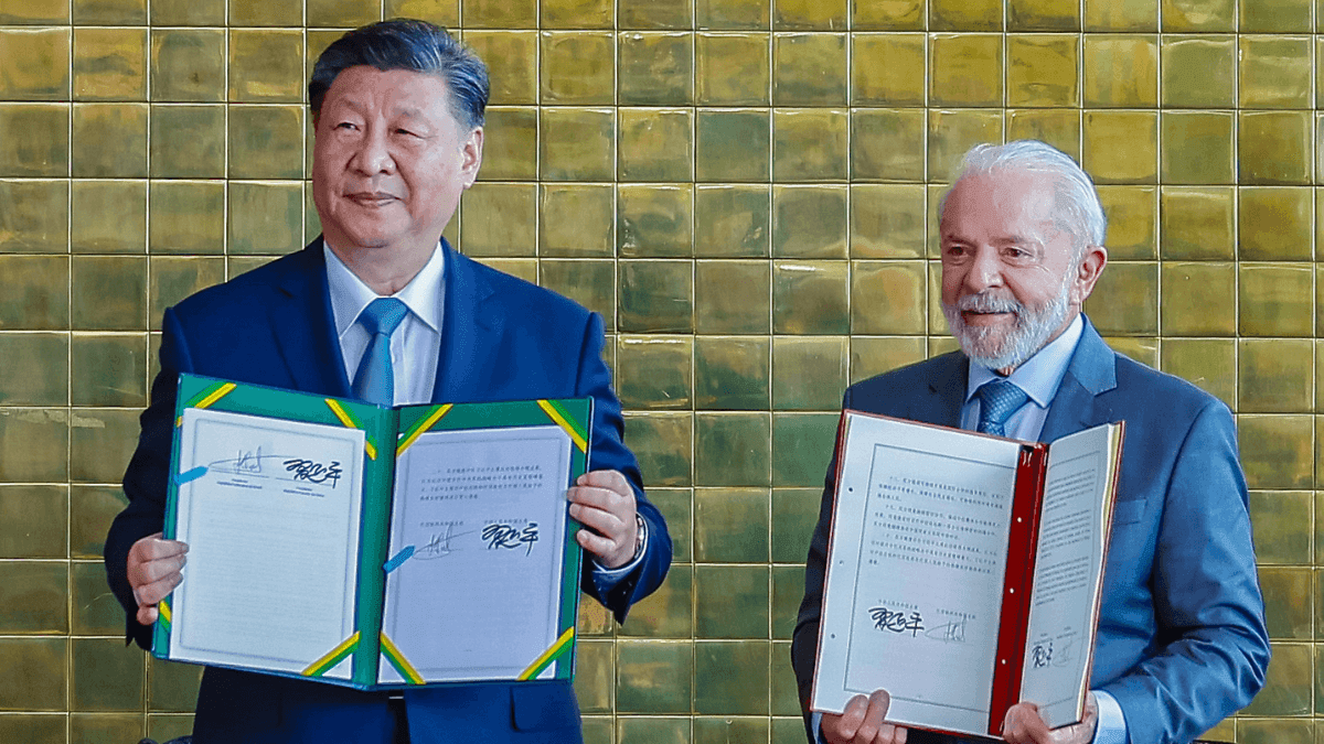 Presidente Lula conversa por telefone com presidente da China