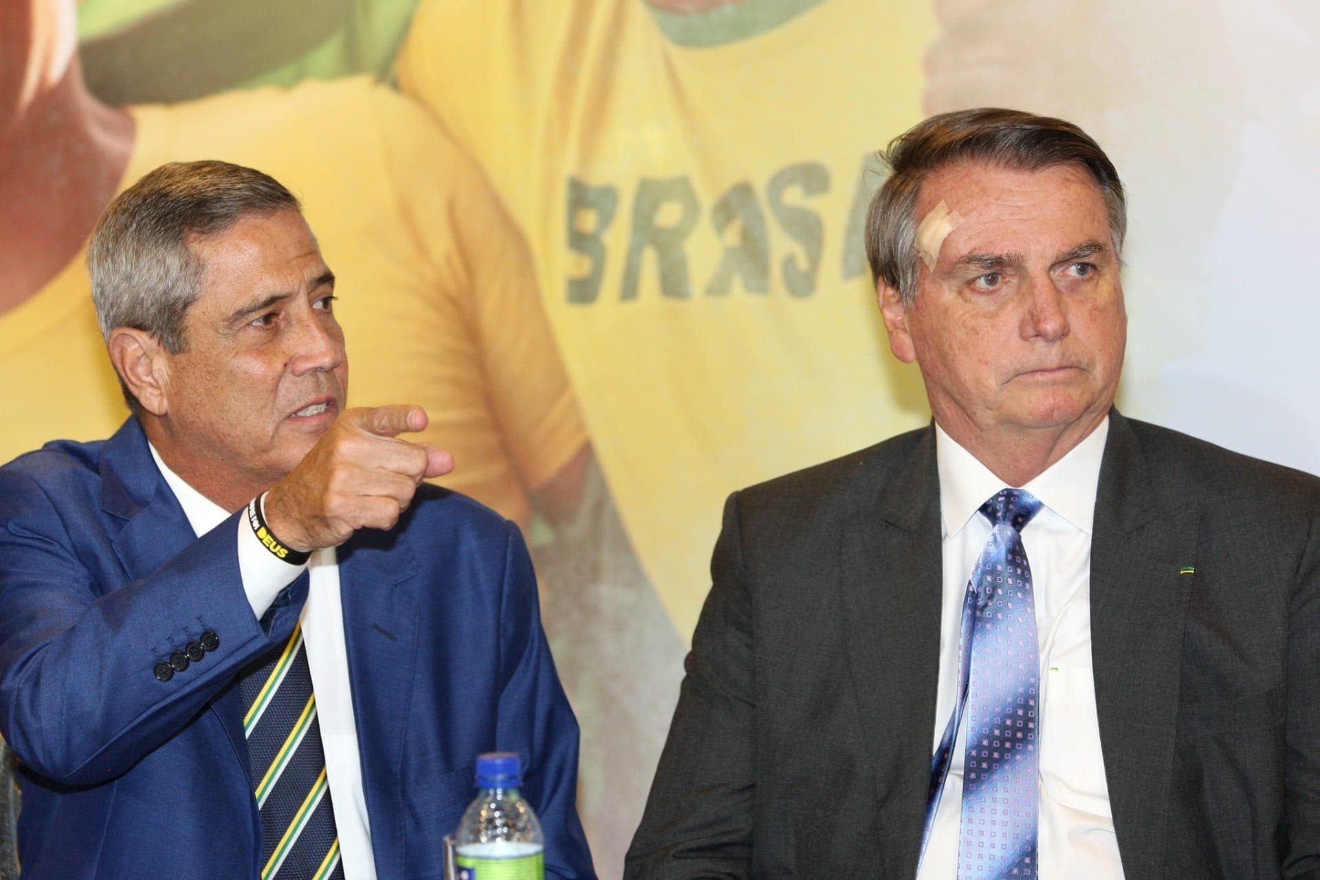 General Braga Netto e o ex-presidente Jair Bolsonaro (PL)