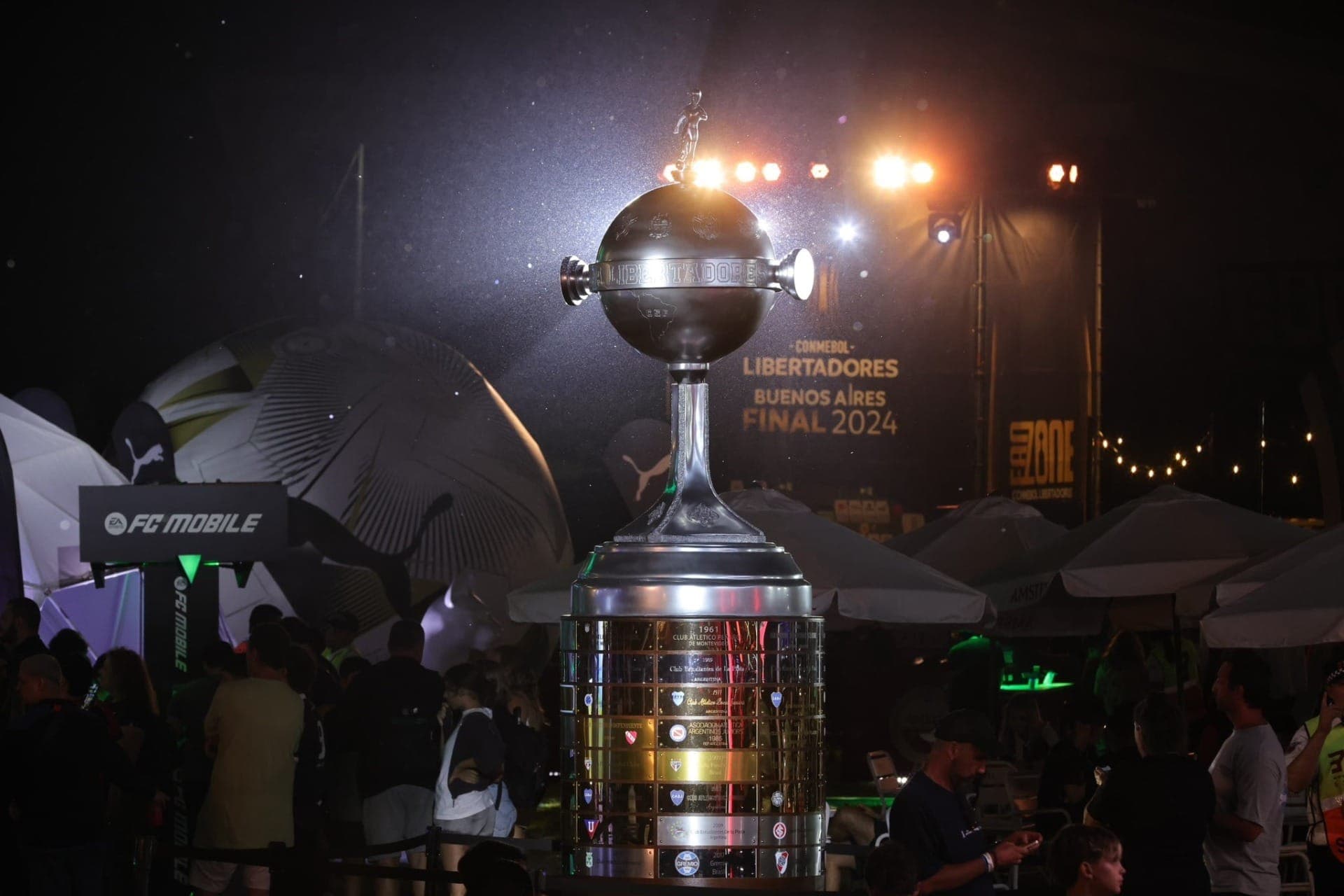 Atlético-MG x Botafogo: troféu da Libertadores 2024