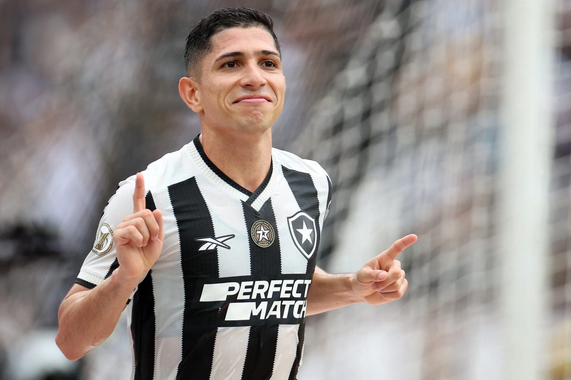 Savarino, meia do Botafogo