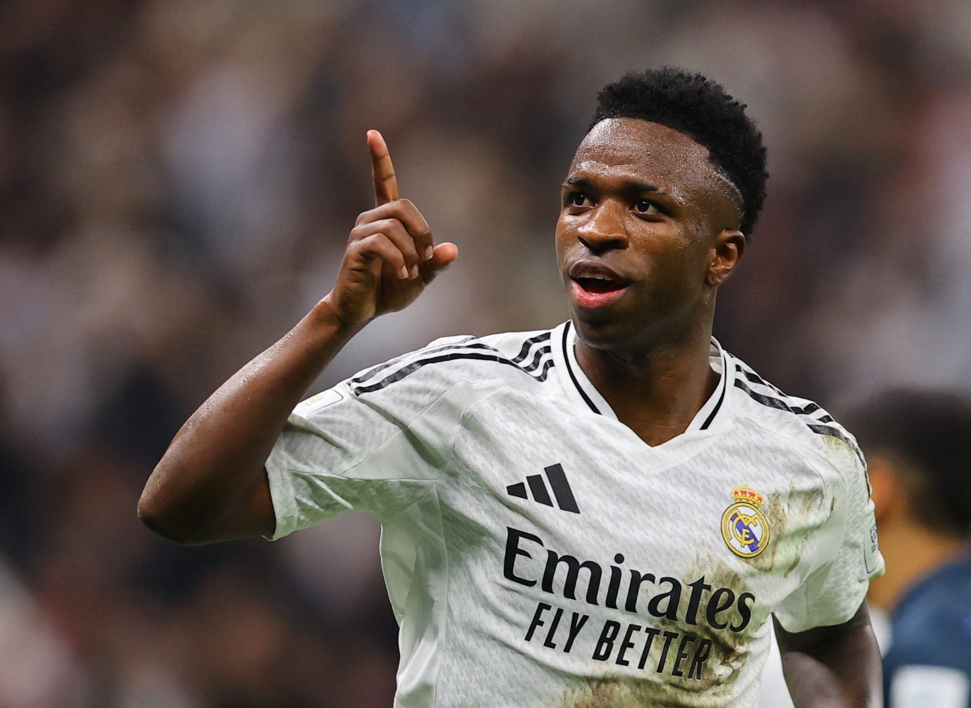 Vini Jr. afirma querer renovar com o Real Madrid "o quanto antes"