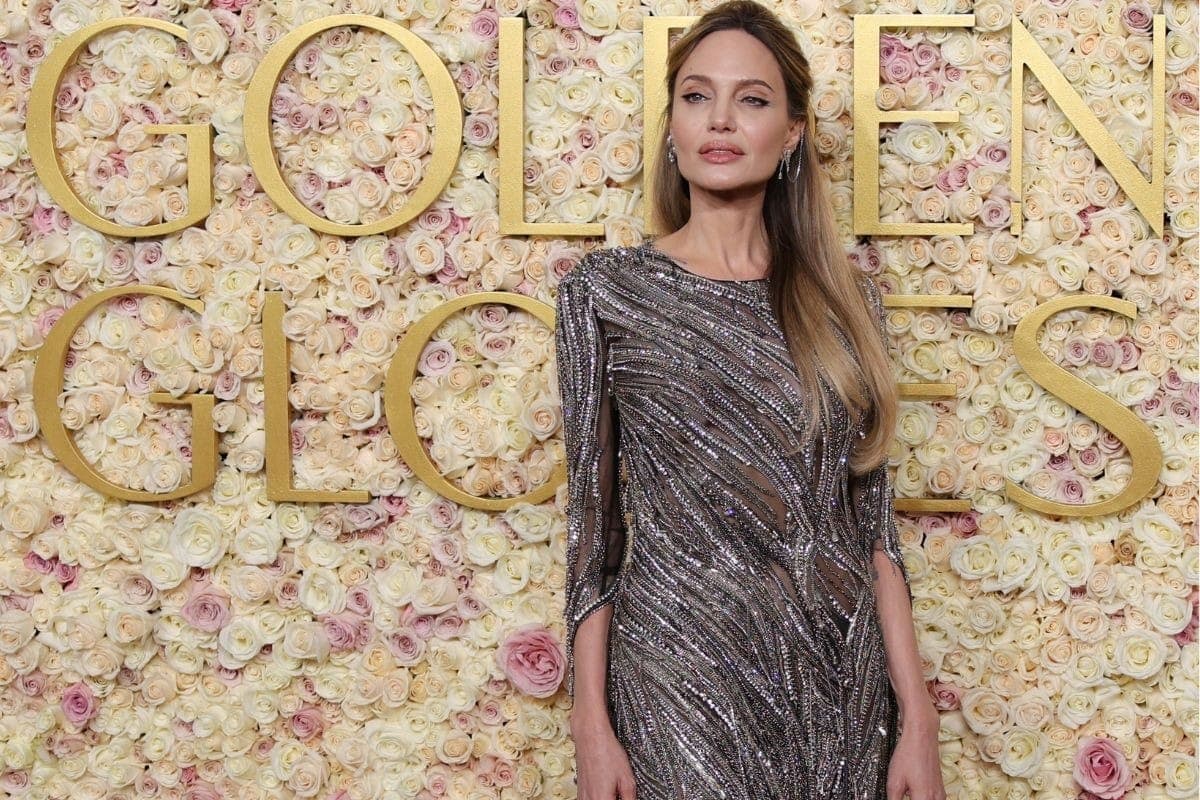 Angelina Jolie segue sozinha desde separação