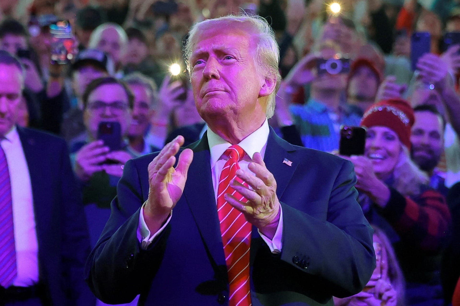 Donald Trump irá tomar posse nesta segunda-feira (20)