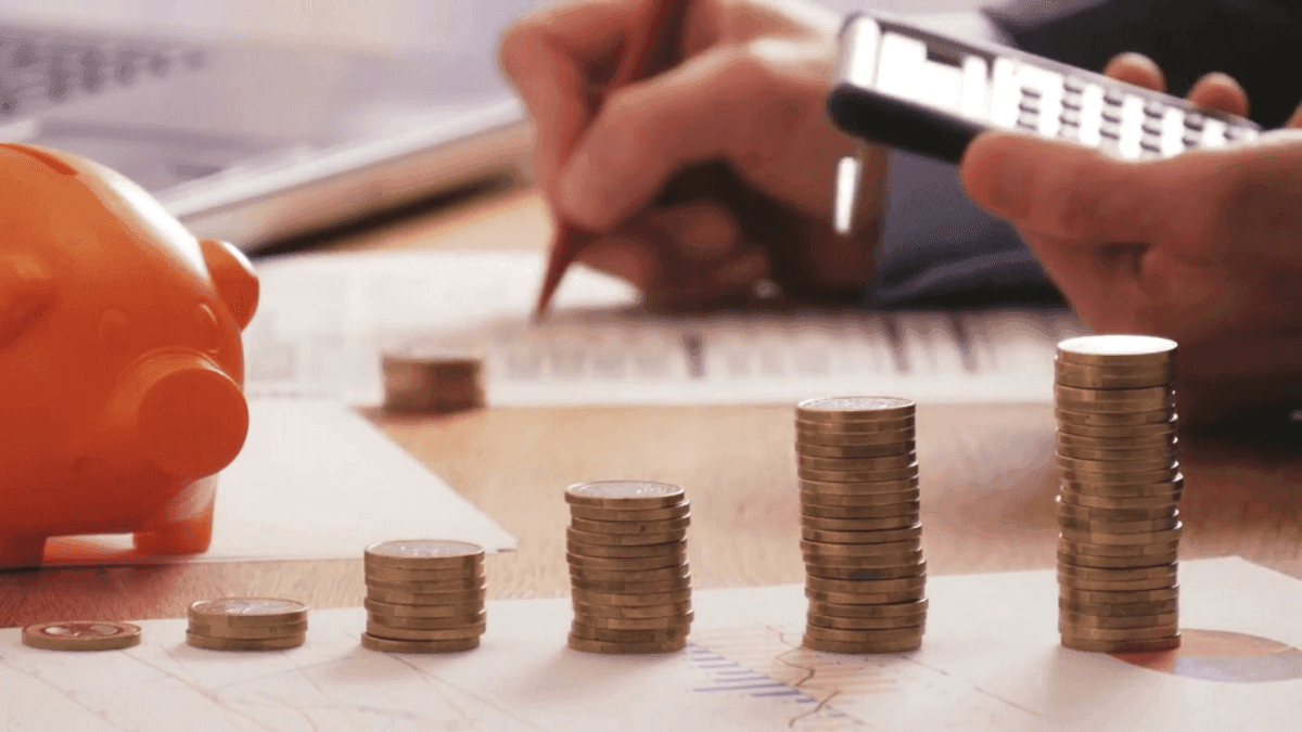 Taxas de empréstimos tendem a subir após disparada da Selic; entenda