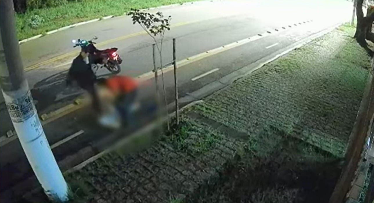 Idosa é agredida e tem dedo mordido em tentativa de assalto