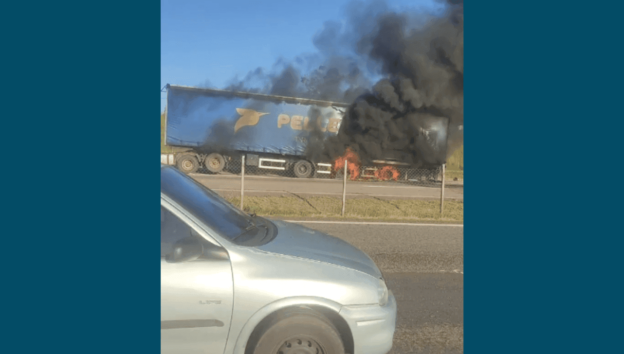O veículo estava descarregado e ninguém se feriu
