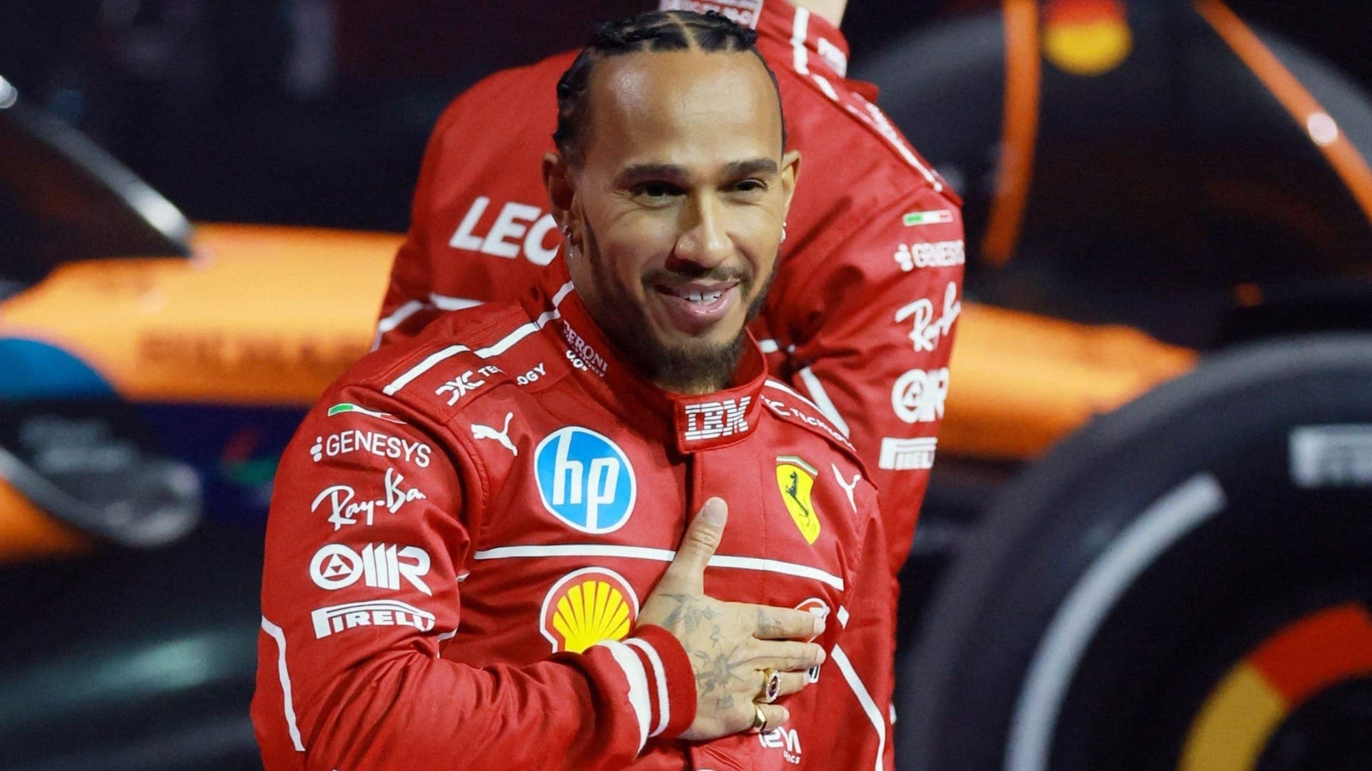 "Feliz de iniciar essa nova aventura": Em italiano, Lewis Hamilton se declara à Ferrari