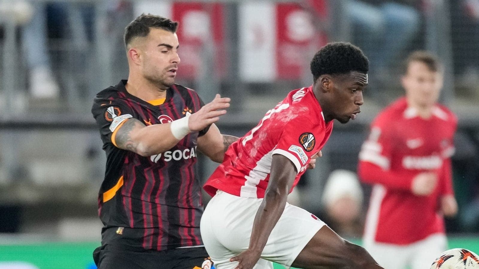 Galatasaray x AZ Alkmaar no jogo de ida, na Holanda