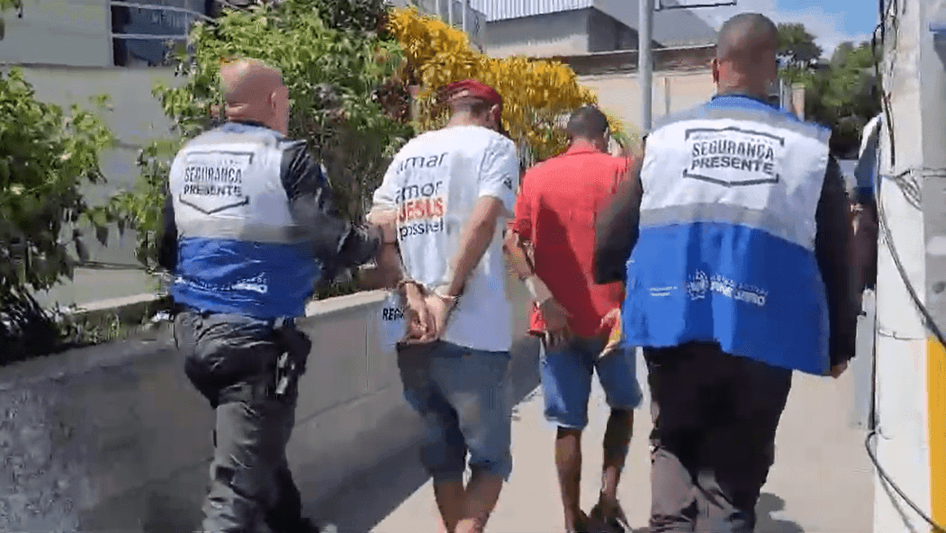 Policiais militares do Segurança Presente realizaram a prisão em flagrante dos homens, nesta quinta-feira (20)