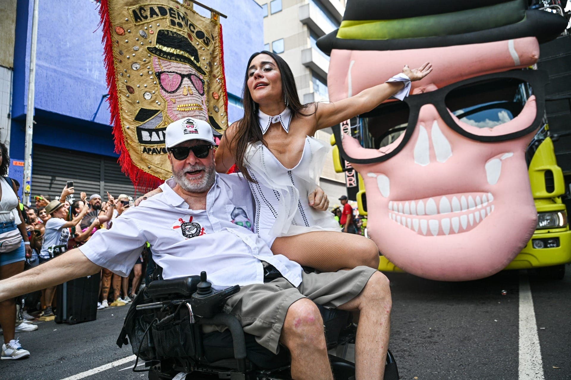 Marcelo Rubens Paiva e Alessandra Negrini no Baixo Augusta