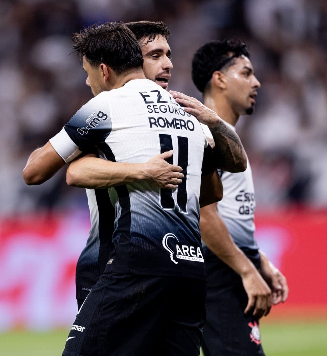 Romero foi duas vezes às redes e garantiu o empate