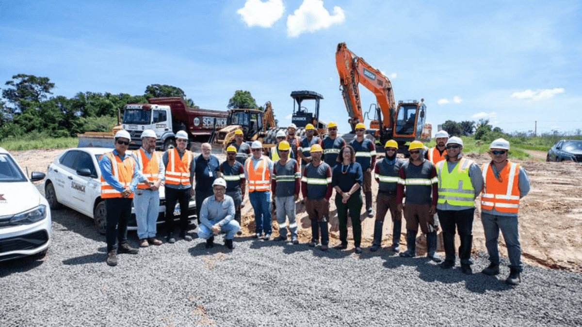 A ministra Luciana Santos esteve presente no início das obras do Reator Nuclear Brasileiro em Iperó
