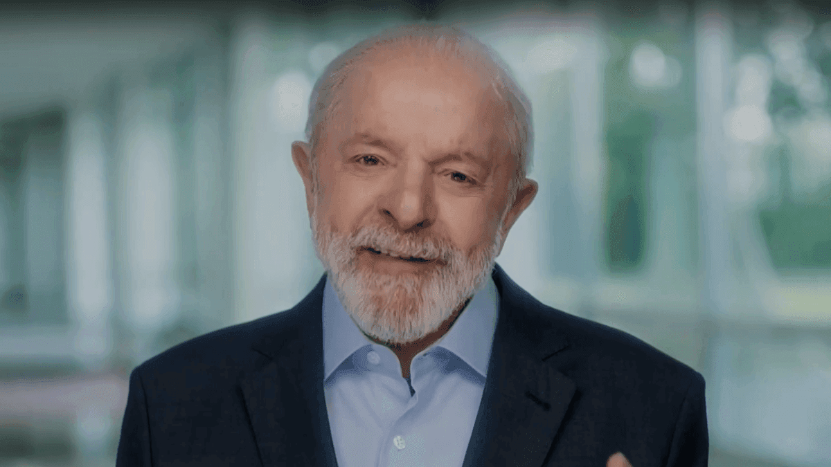 Pé-de-meia: Lula anuncia depósito de R$ 1 mil a estudantes que passaram de ano em 2024