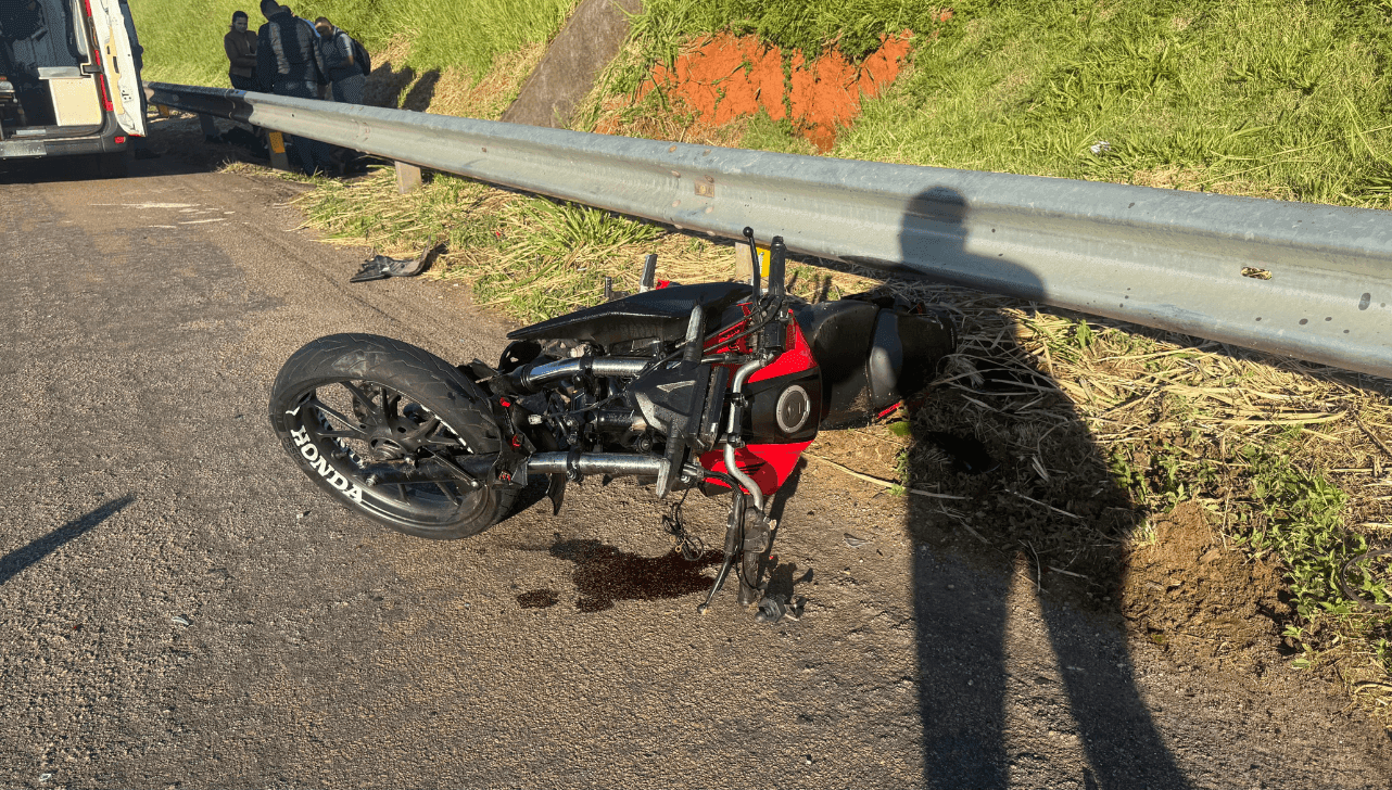O acidente aconteceu no km 53 da pista sentido Sul da Rodovia Santos Dumont