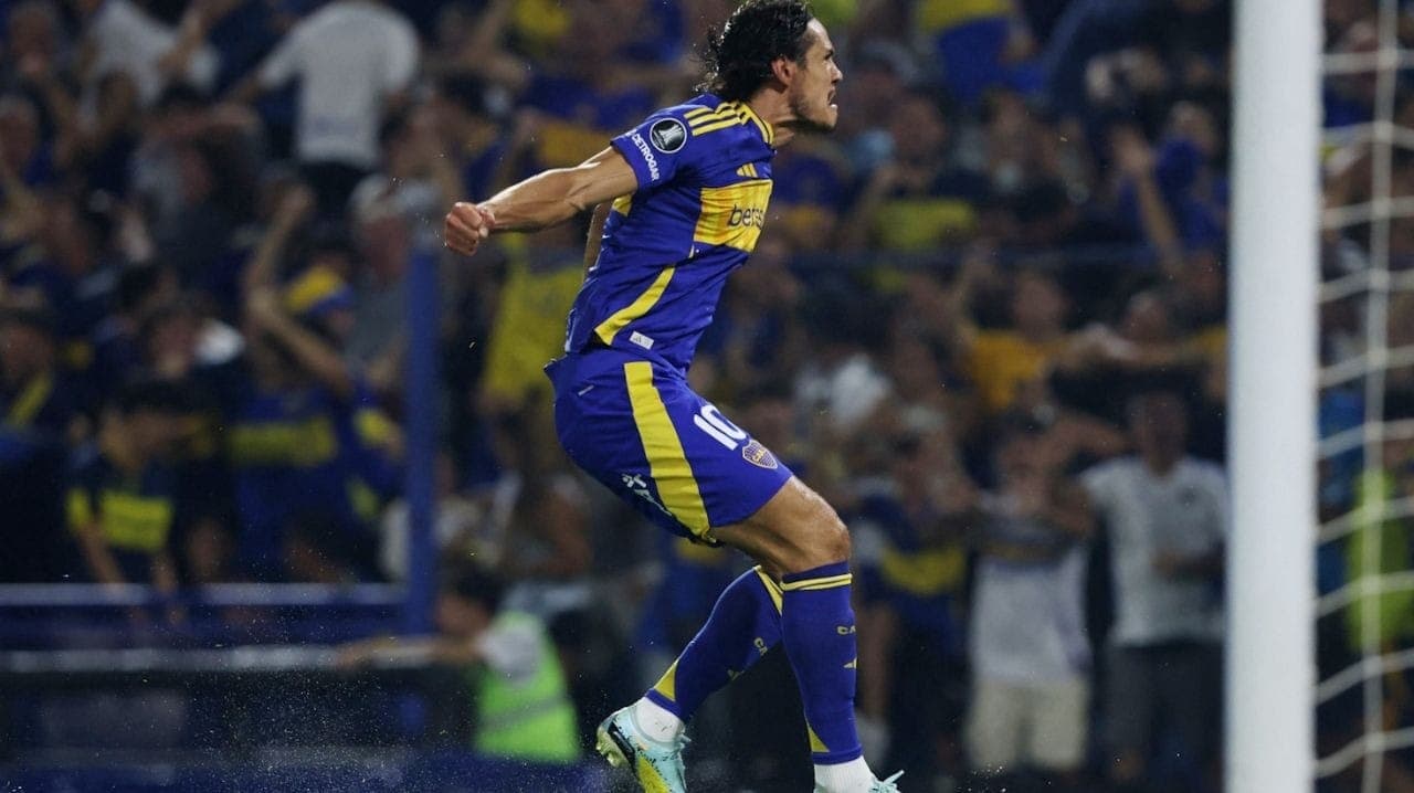 Cavani durante Boca e Alianza Lima, pela LIbertadores