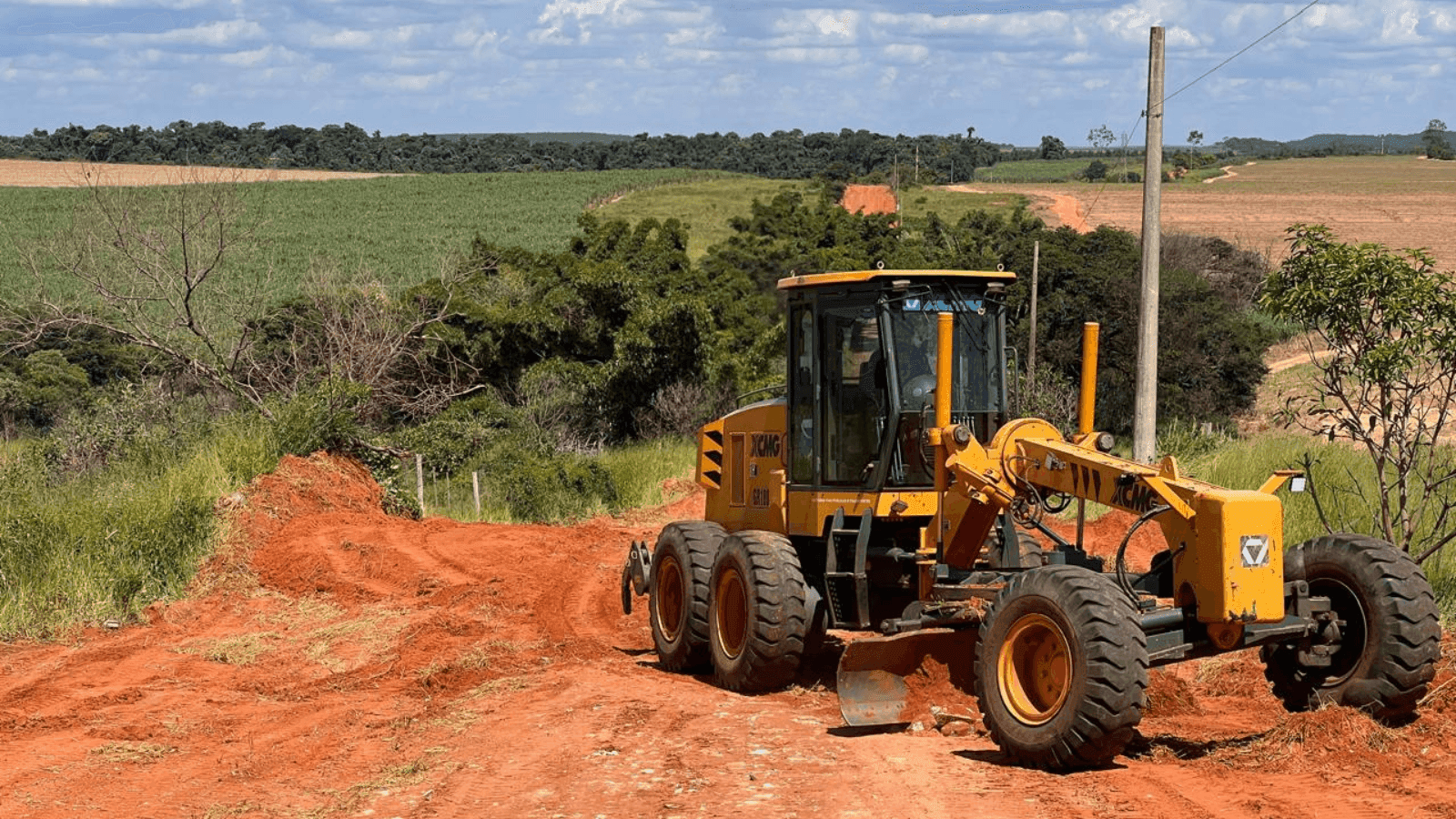A largura da estrada passou de quatro para oito metros