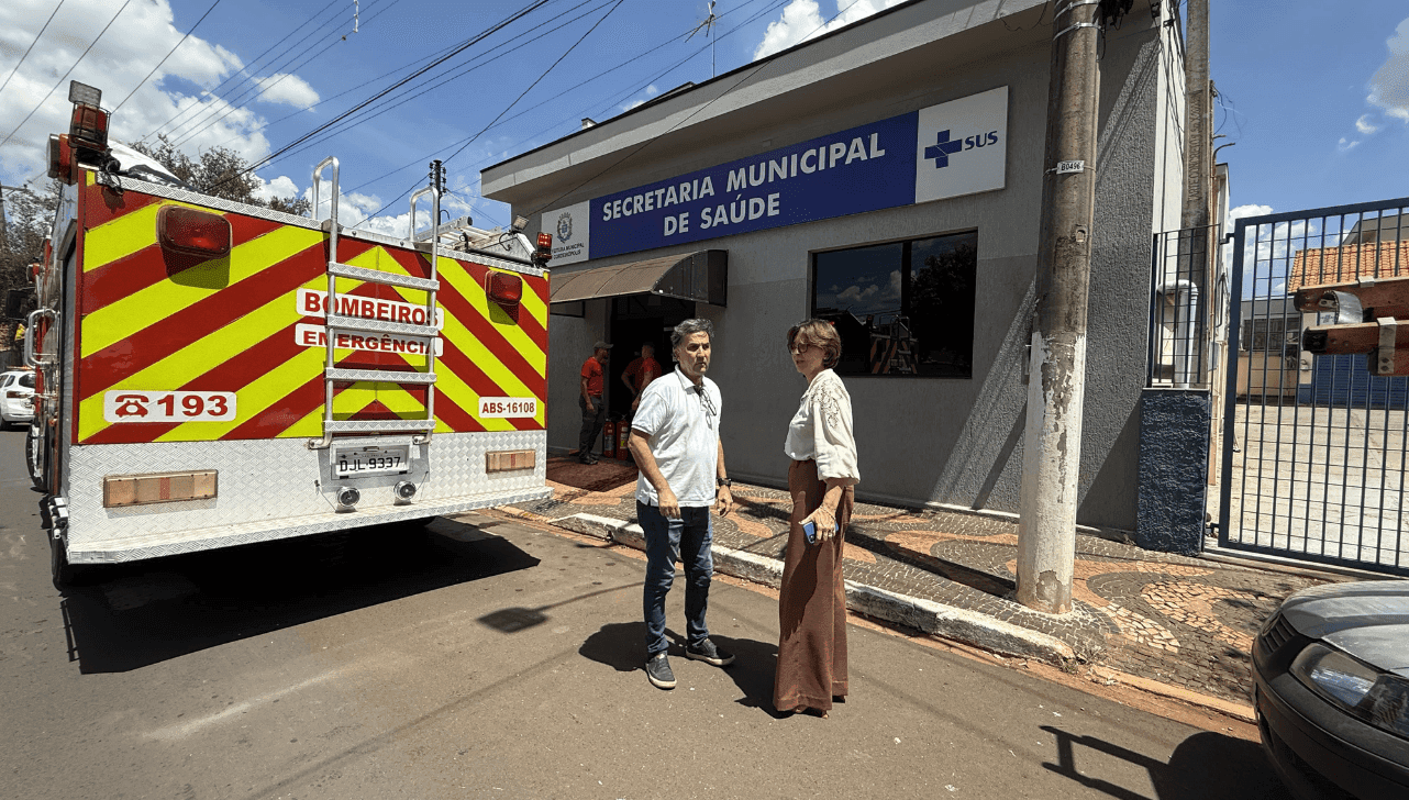 A prefeita Cristina Saad e o vice-prefeito Anderson Hespanhol Pique acompanham as equipes de resgate no local
