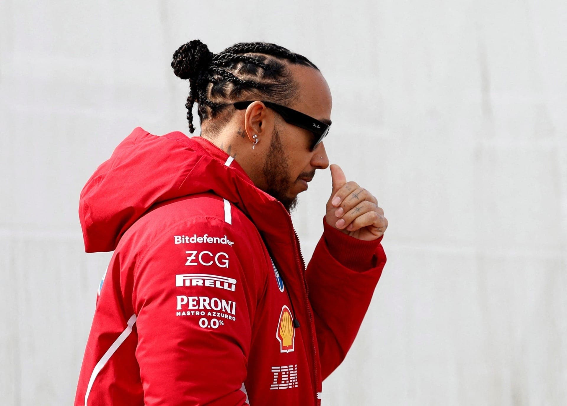 Lewis Hamilton sugere novo bordão para a Ferrari após o fim do icônico "Hammer Time"