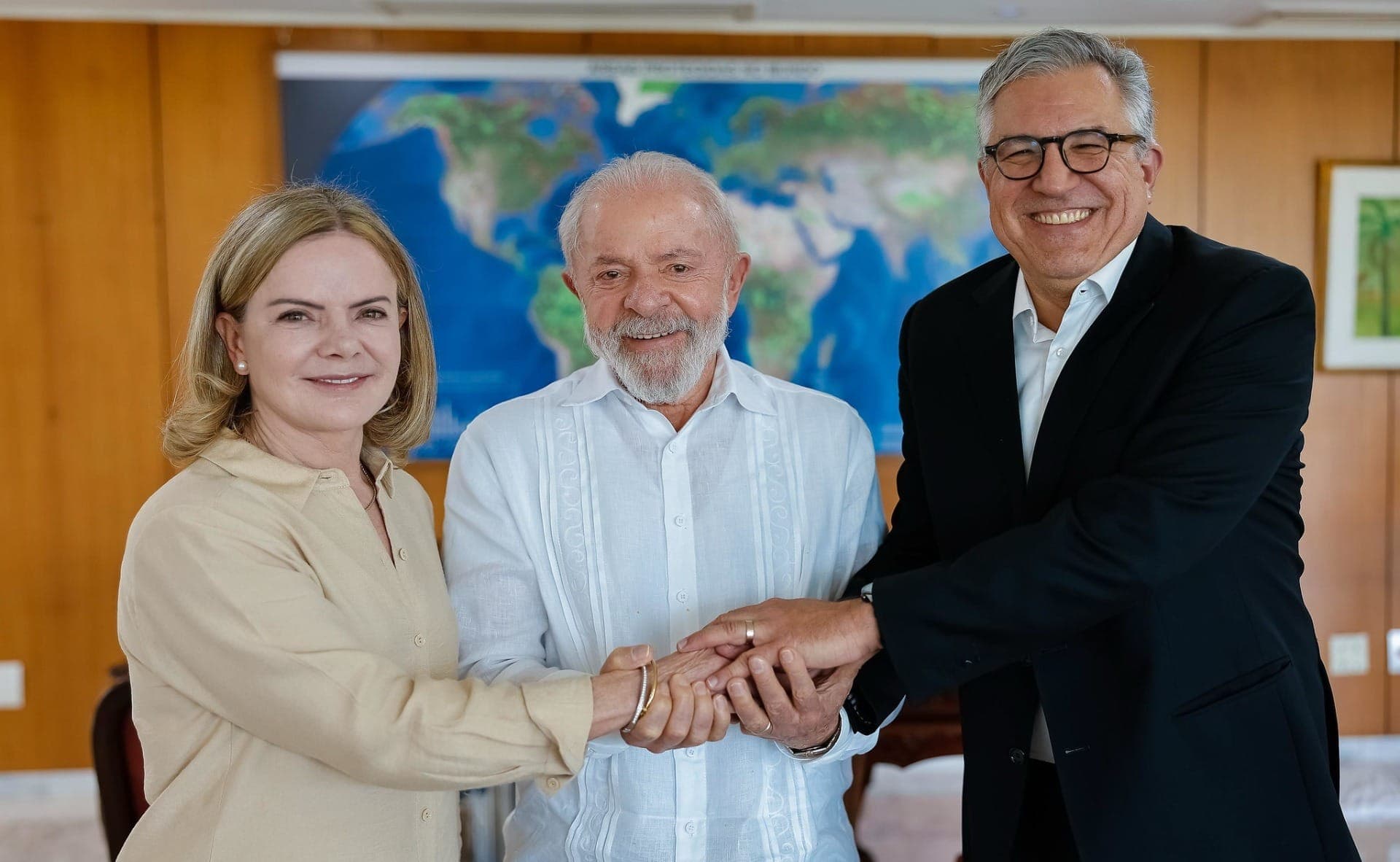Lula durante encontro com Alexandre Padilha e Gleisi Hoffmann