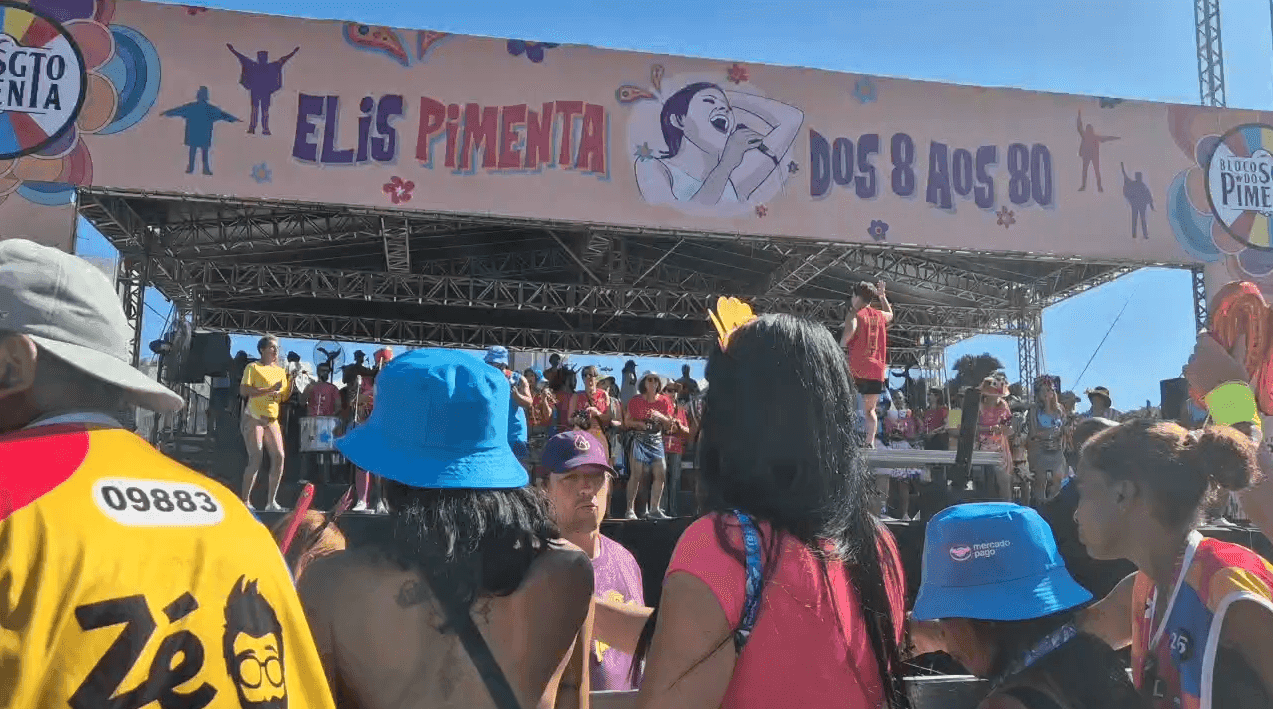 Bloco do Sargento Pimenta nesta segunda-feira de carnaval (3).
