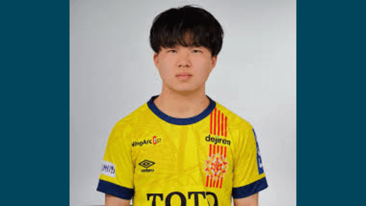 Ryuta Takahashi é um meia-atacante que atua pelo lado direito, de 20 anos, 1,56 metros e ambidestro