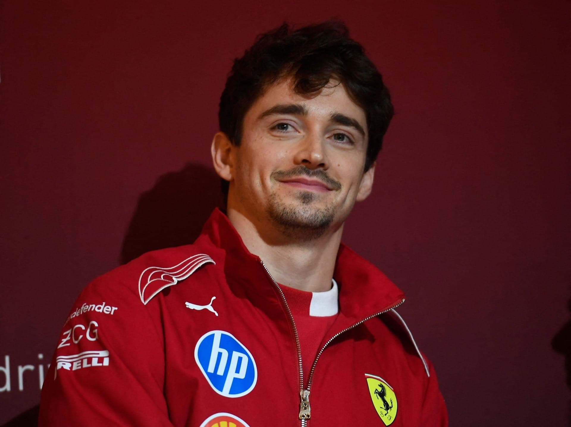 Piloto da Ferrari, Charles Leclerc, em evento para celebrar colaboração entre a Scuderia e a Puma